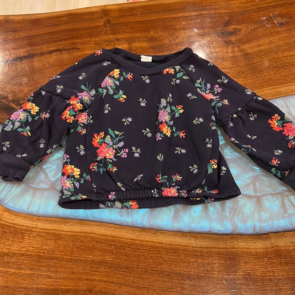 Gap sweater